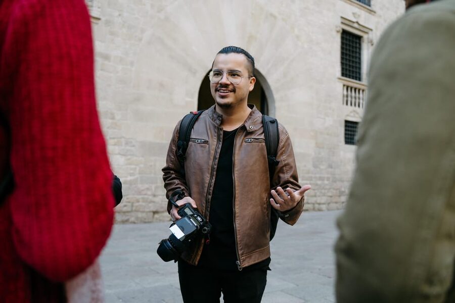 Barcelona: Private Photoshoot with a Professional - Sant Felip Neri Square: a more intimate setting