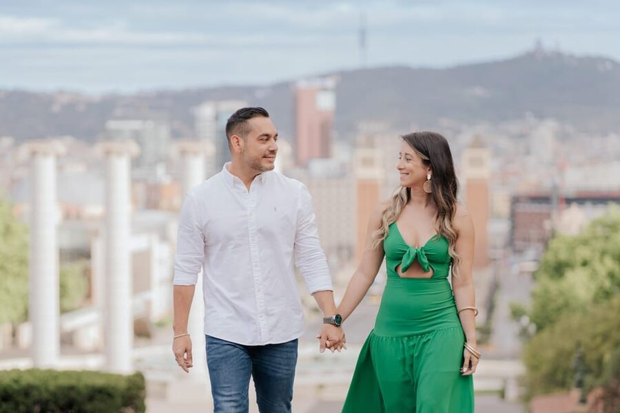 Barcelona Tourist Photographer - Exclusive Photoshoots - A Private Way to Put Yourself in Barcelona