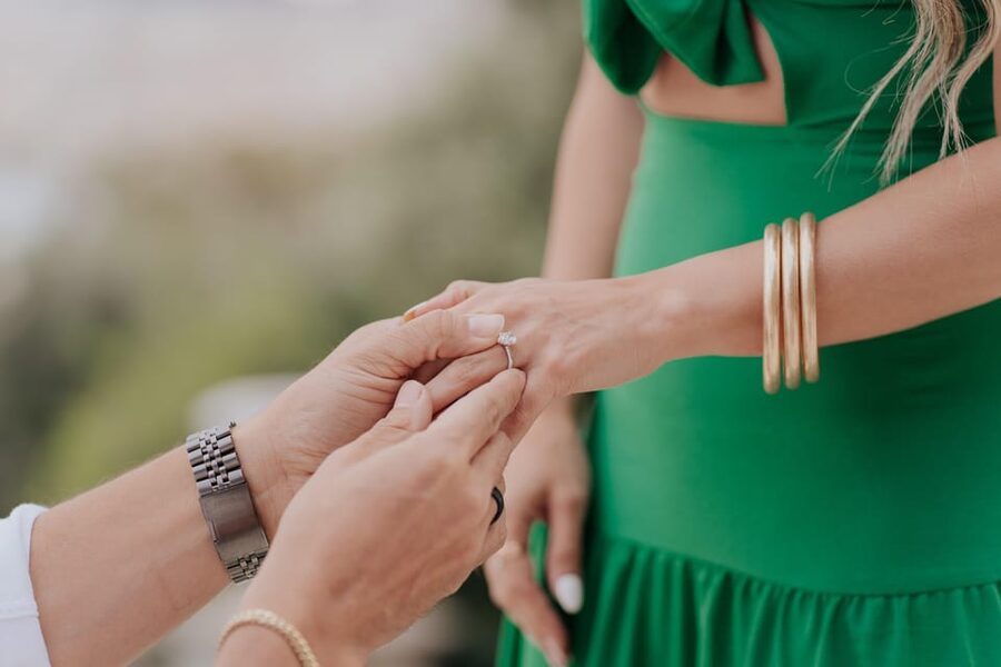Barcelona Tourist Photographer - Exclusive Photoshoots - A Good Fit for Couples, Families, and Solo Visitors