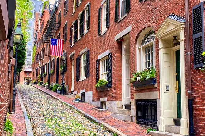 Beacon Hill Boston History + Photo Walking Tour (SMALL Group) - Acorn Street, Boston’s famous picture stop