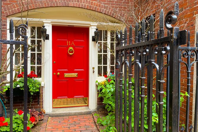Beacon Hill Boston History + Photo Walking Tour (SMALL Group) - The Massachusetts State House and Boston’s oldest park