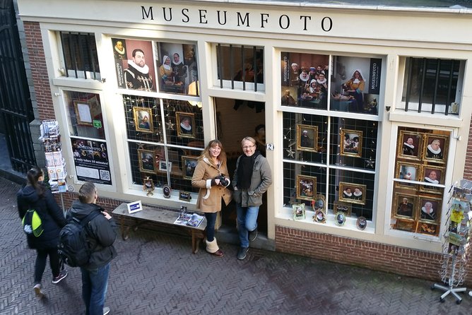 Become a Dutch Art Piece Photo Shoot in Amsterdam - Families, couples, and groups of friends