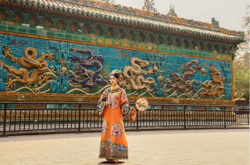 Beijing: Traditional Chinese Costume Makeover & Photo Shoot - The photographer makes the biggest difference