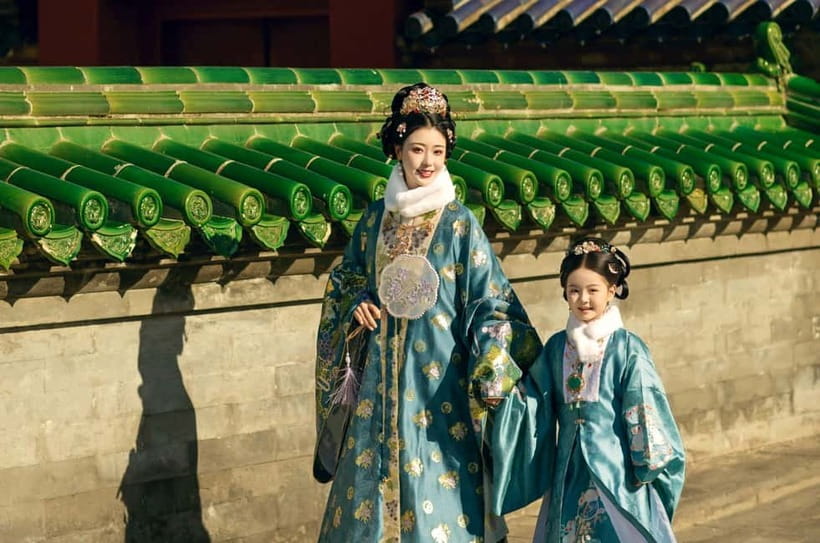 Beijing Traditional Hanfu Experience & Photoshoot for Groups - Meeting at Jinyu Hutong Station