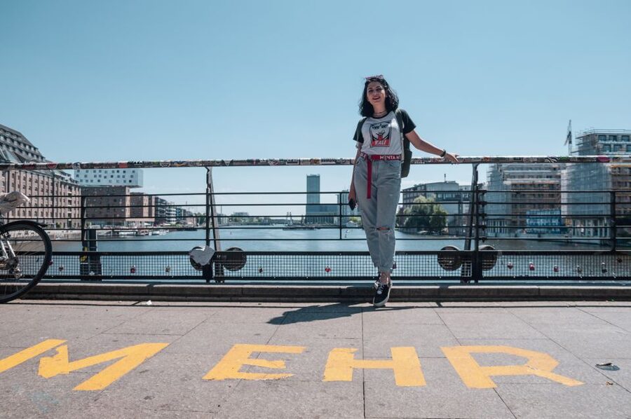 Berlin: Alternative Culture Walking Tour & Photoshoot - Crossing between Friedrichshain and Kreuzberg