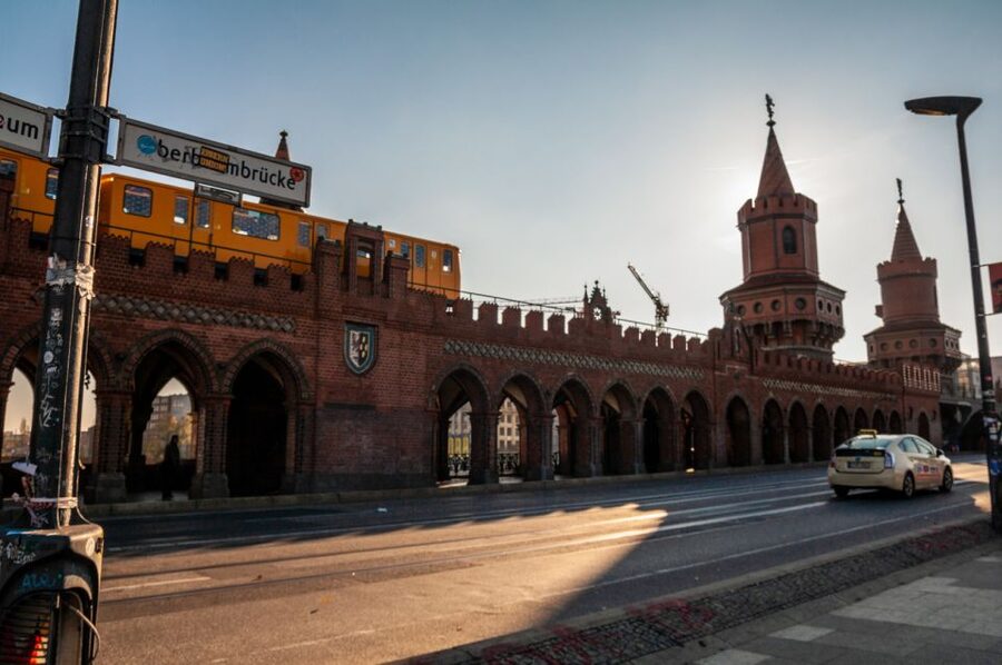 Berlin: Alternative Culture Walking Tour & Photoshoot - Who will get the most from this tour