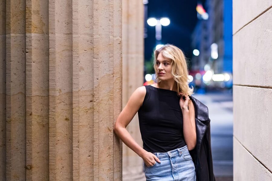 Berlin by Night: Private Photoshoot at Illuminated Cityscape - The Brandenburg Gate is the final frame