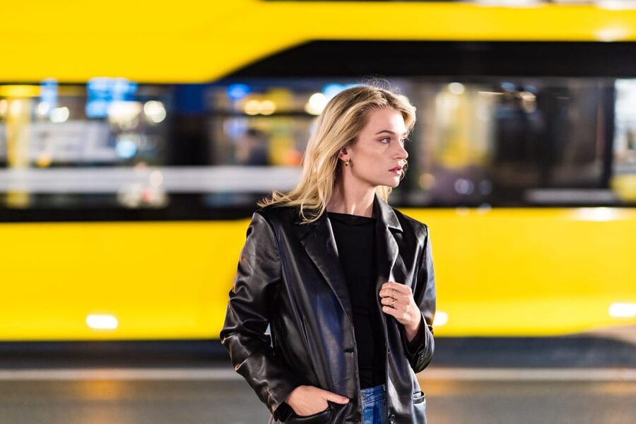 Berlin by Night: Private Photoshoot at Illuminated Cityscape - What the photographer actually adds