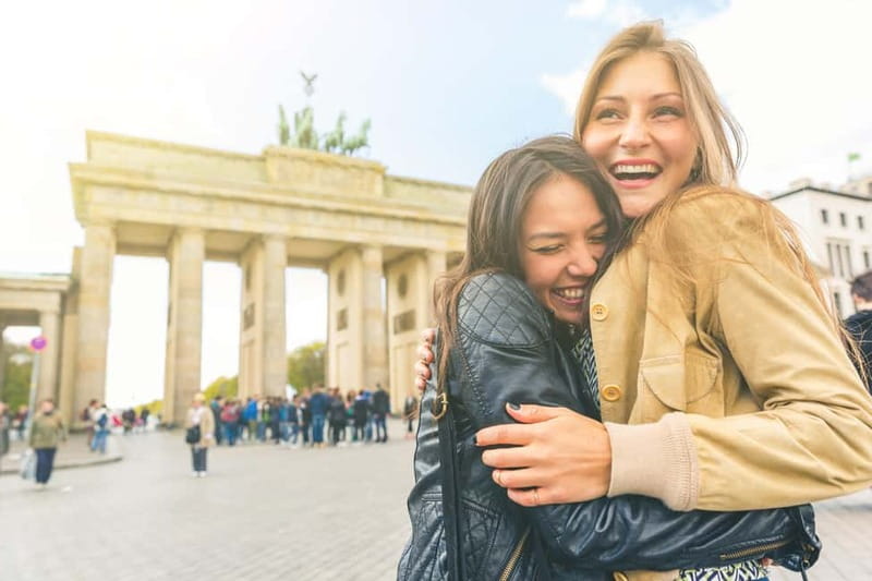 Berlin Essentials: Private Photoshoot at Berlin's top sites - Booking, cancellation, and practical details