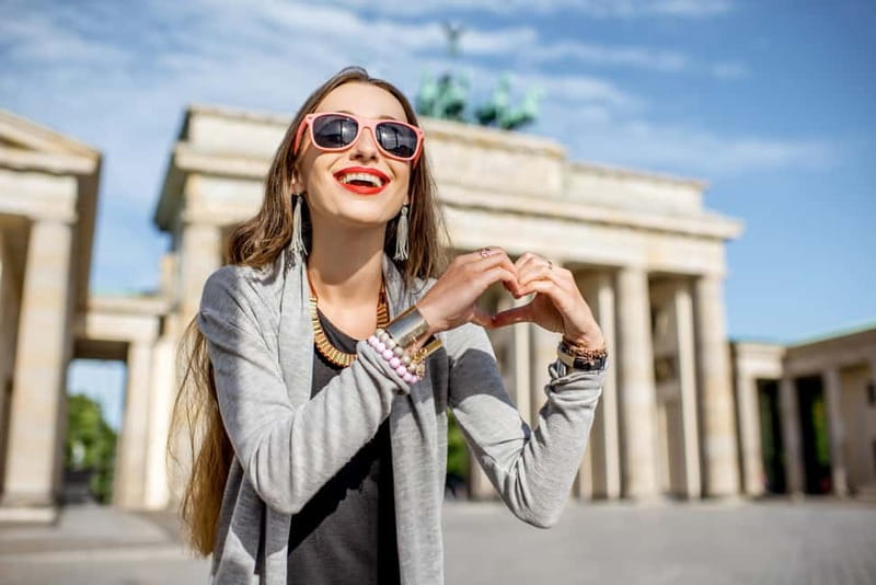 Berlin Essentials: Private Photoshoot at Berlin's top sites - Posing help for people who dislike posing