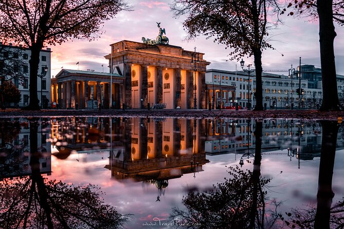 BERLIN PHOTO TOUR with a professional Photographer from Berlin - How the small group changes the experience
