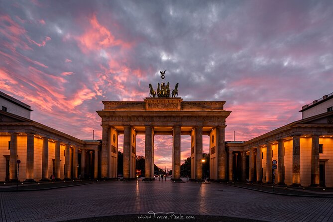 BERLIN PHOTO TOUR with a professional Photographer from Berlin - Unter den Linden, the cathedral, and Gendarmenmarkt