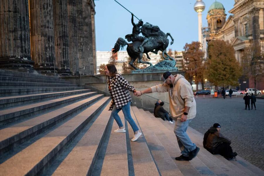 Berlin: Premium 60-Minute Photoshoot at Iconic Landmarks - Who will get the most from this session?