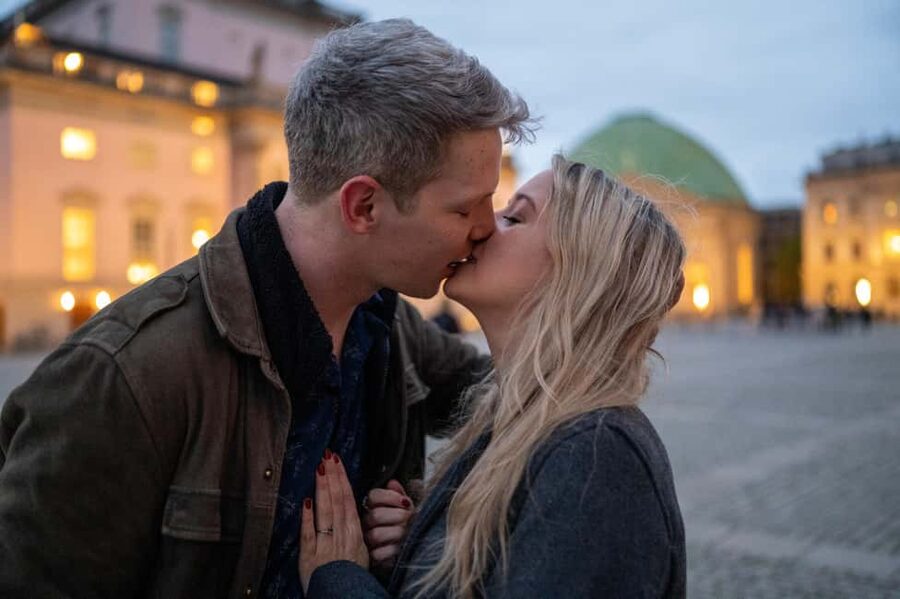 Berlin: Premium 60-Minute Photoshoot at Iconic Landmarks - Photographing Berliner Dom and Museum Island