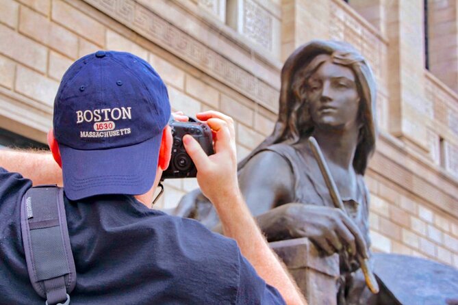 Boston's Architecture, History + Photo Walking Tour (SMALL Group) - What Saba adds to the walk