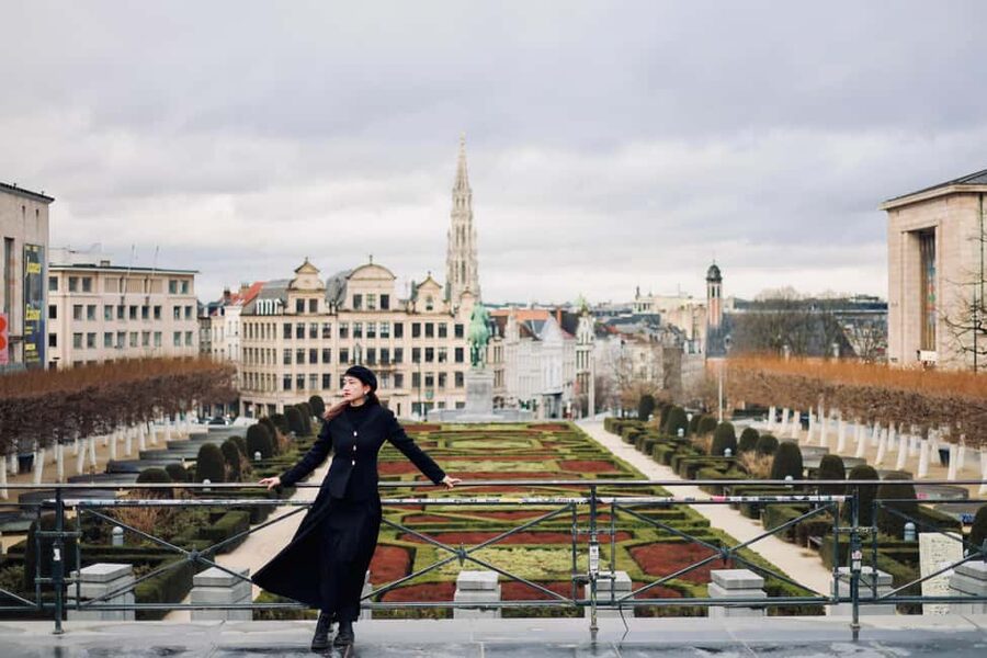 Brussels City Photoshoot With a Professional Photographer - A fast photo walk through central Brussels