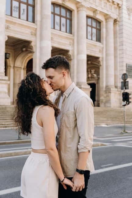 Bucharest: Essential Photo Session in the Charming Streets - Choosing the best time of day