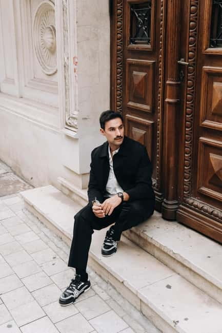 Bucharest: Essential Photo Session in the Charming Streets - What you receive after the walk