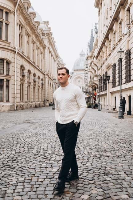 Bucharest: Essential Photo Session in the Charming Streets - The local stories add value