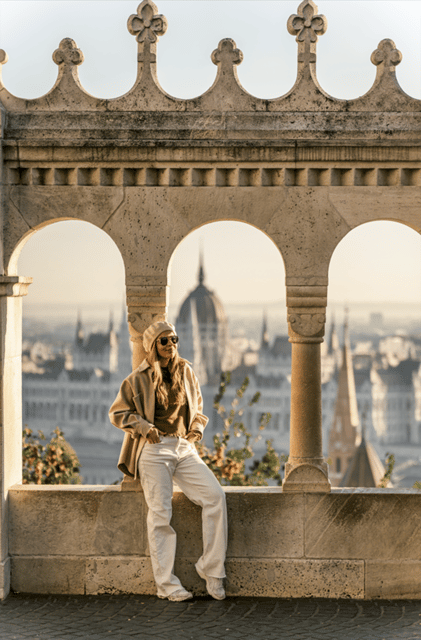 Buda Castle: Private photoshoot with a local guide - Buda Castle for the longer 40-minute stop