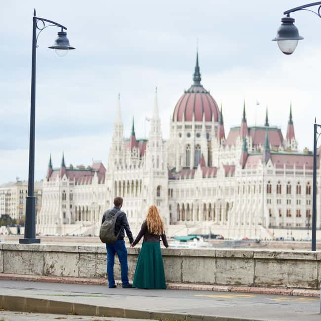 Budapest: Castle Hill Photoshoot with Private Photographer - Key points to know before booking