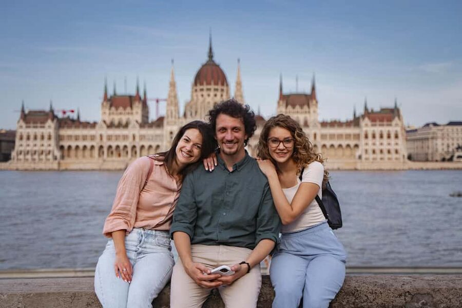 Budapest: Castle Hill Photoshoot with Private Photographer - Languages, timing, and practical planning