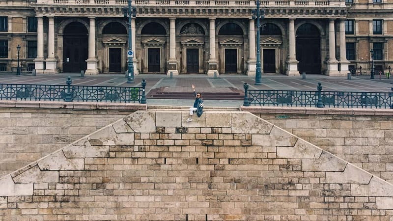 Budapest: private drone photo session - Timing, Meeting Points, and Walking Comfort