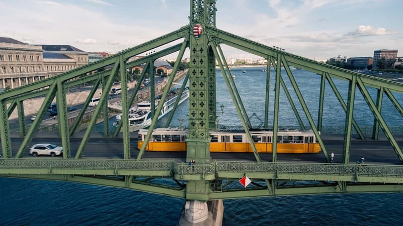 Budapest: private drone photo session - Liberty Bridge From Ground Level and Above