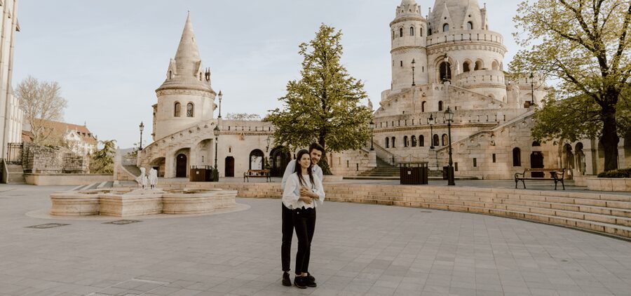Budapest: romantic photoshoot at Buda's iconic sightseeings - Should you book this Budapest photoshoot?