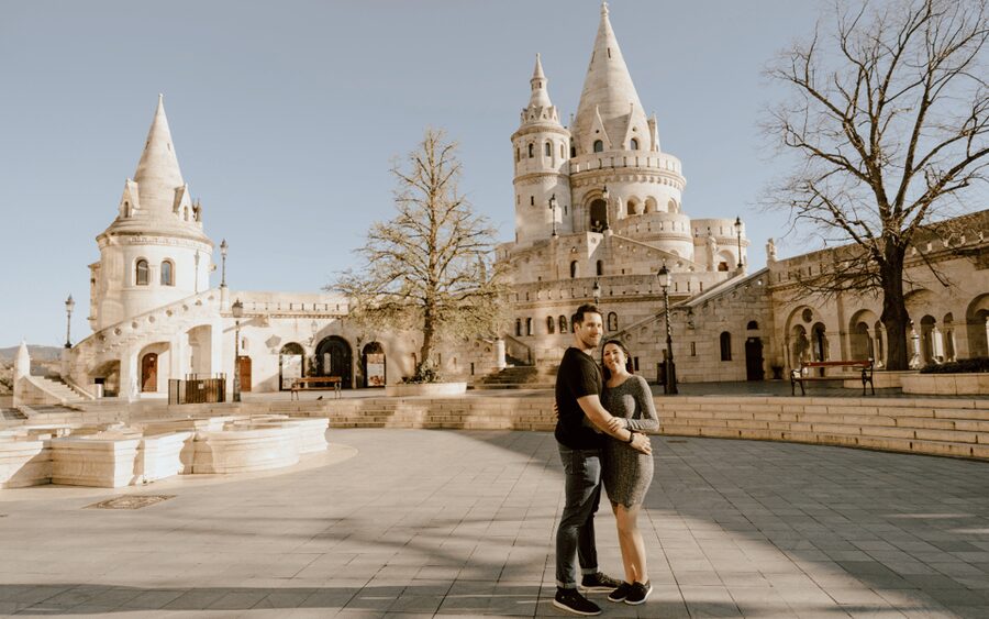 Budapest: romantic photoshoot at Buda's iconic sightseeings - What 45 minutes gives you