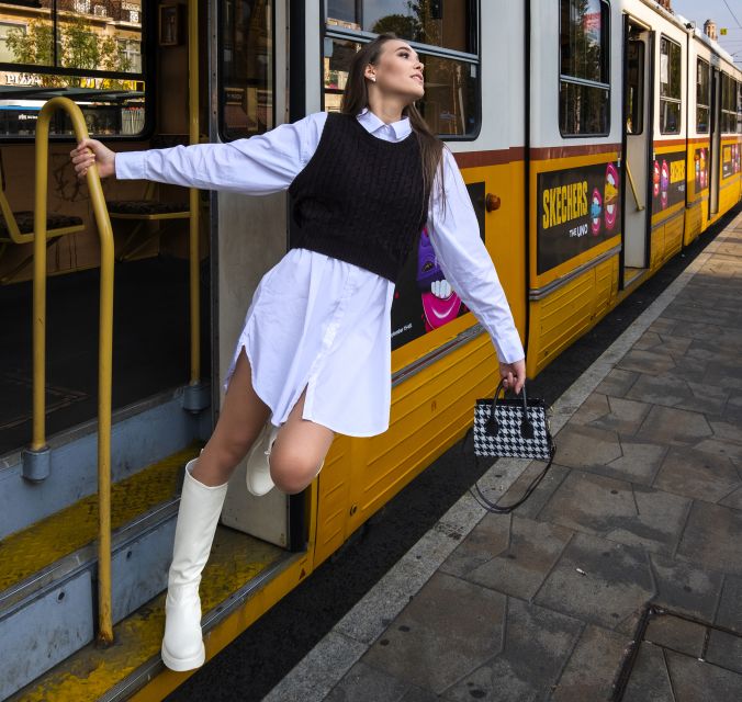 Budapest: Walking Tour and Photoshoot with Digital Photos - Who will get the most from this experience
