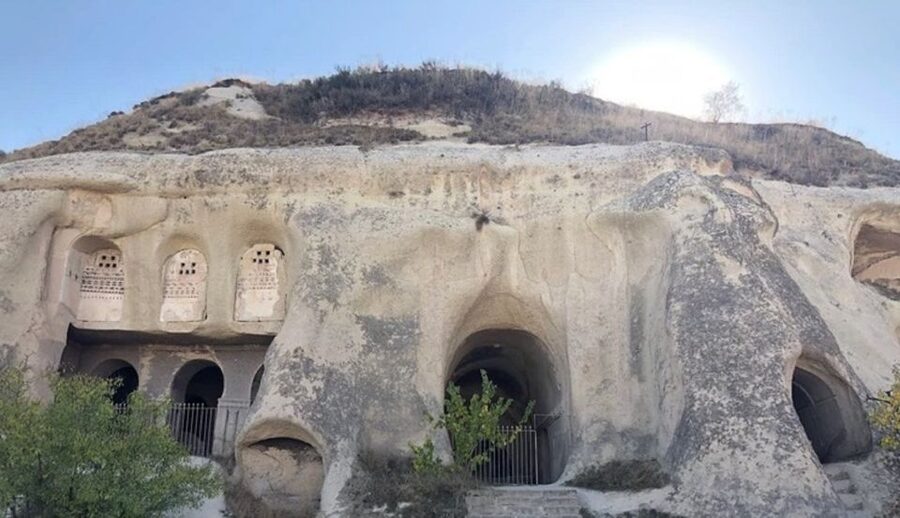 Cappadocia Instagram Tour with Pigeon Valley - What the guide does for your photos