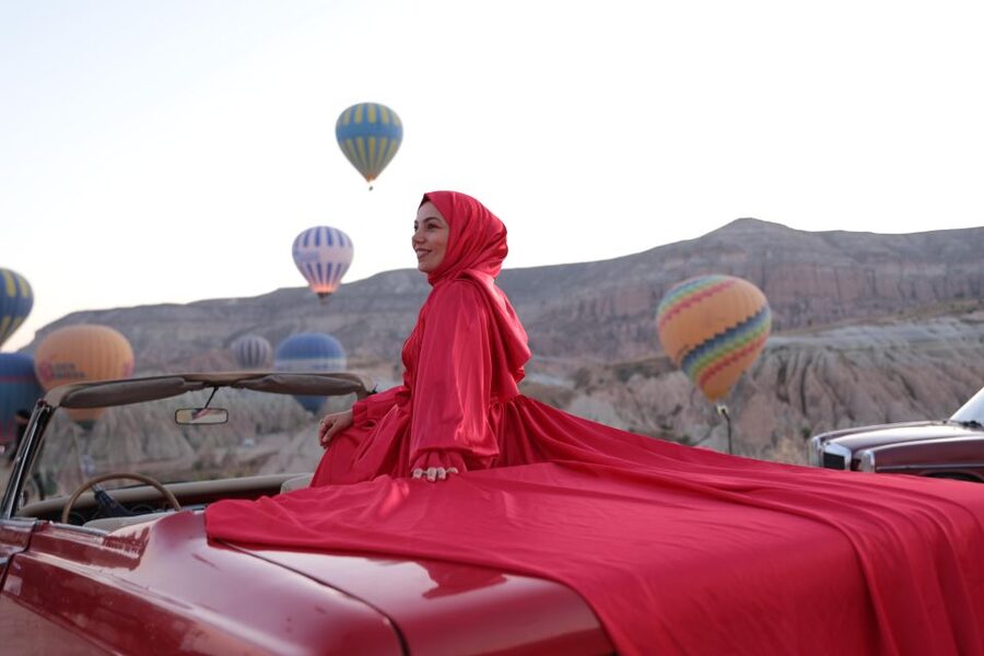 Cappadocia Photo Shoot with Classic Car and Flying Dress - Choosing and wearing the flying dress