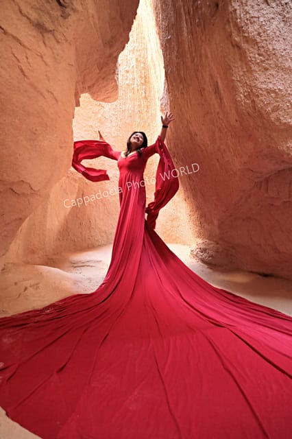 Cappadocia Photoshoot with Flying Dress - How the posing guidance changes the session