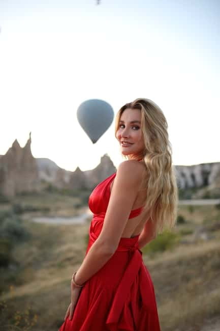 Cappadocia: Photoshooting with Flying Dresses - Rose Valley gives you two hours to work the scene