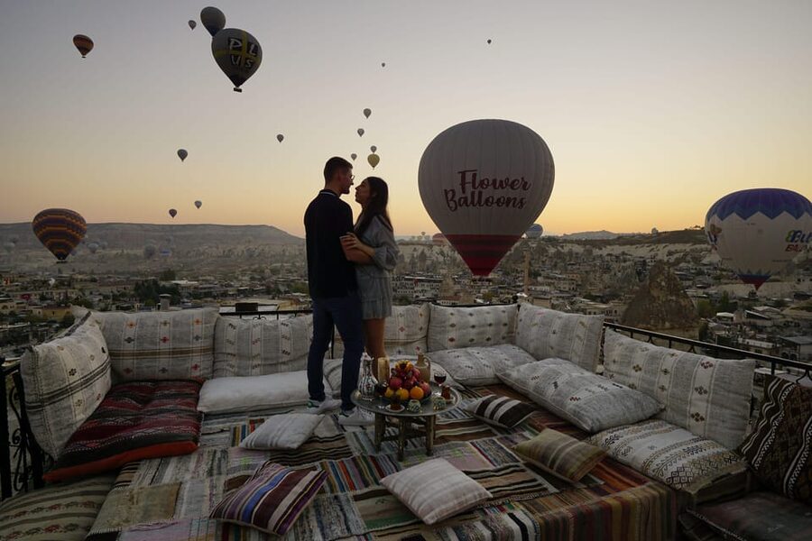Cappadocia: Terrace Photo Spot With Balloon Flight View - Key points at a glance