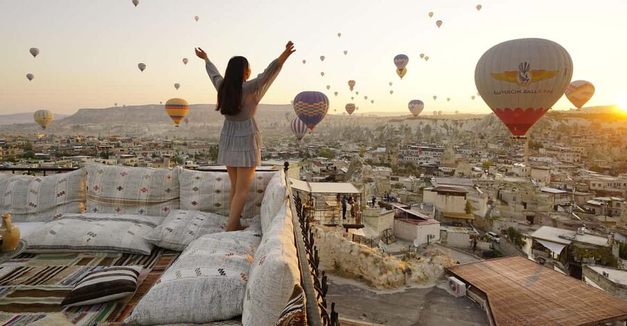 Cappadocia: Terrace Photo Spot With Balloon Flight View - Choosing between basic and professional photography