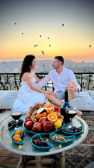 Cappadocia: Terrace Photo Spot With Balloon Flight View - Cold mornings and practical planning