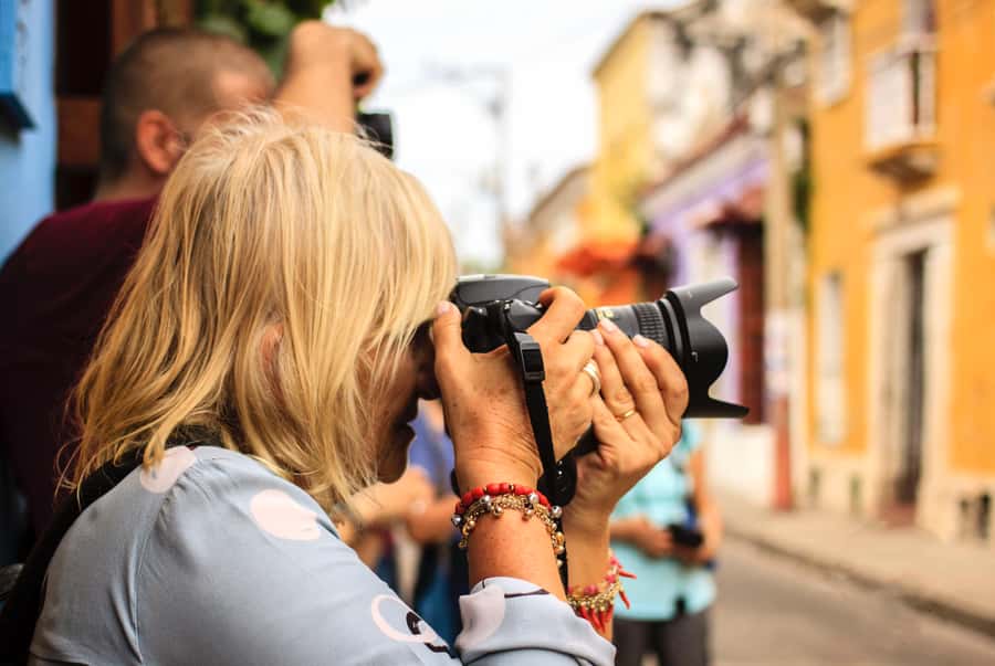 Cartagena: Photography Workshop Tour - Practicing street photography in Getsemaní