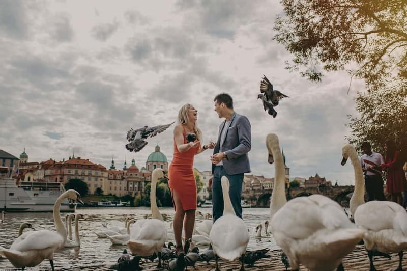 Cinematic Photoshoot Experience in Prague - Crossing Charles Bridge in the first 30 minutes