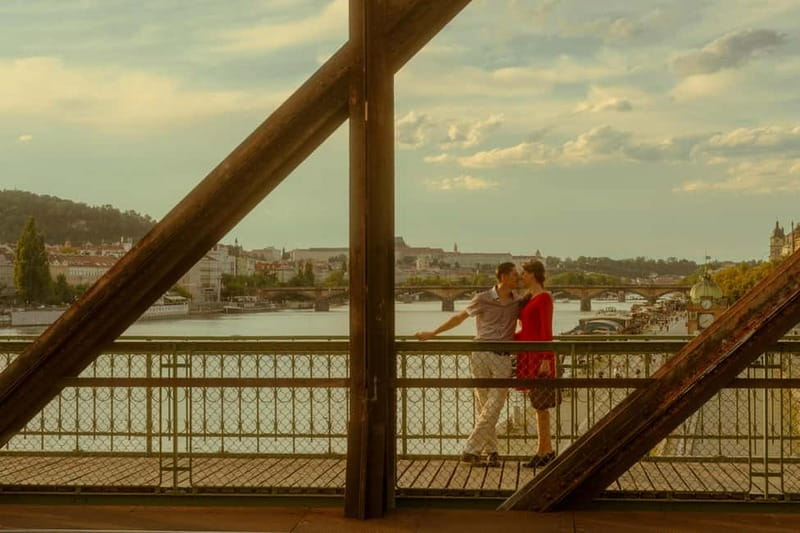 Cinematic Photoshoot Experience in Prague - Who should book this session