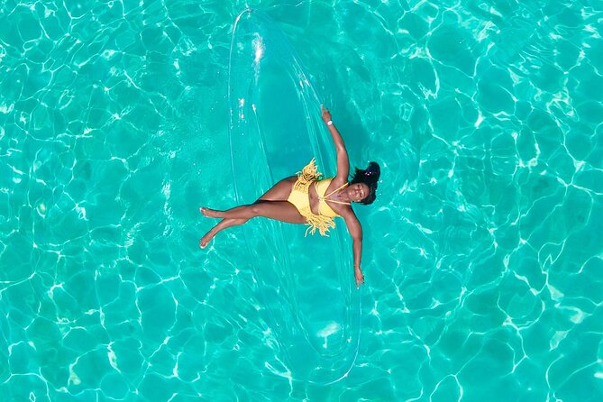 Clear Kayak Photoshoot in Nassau ,Bahamas. - Who will enjoy this most?