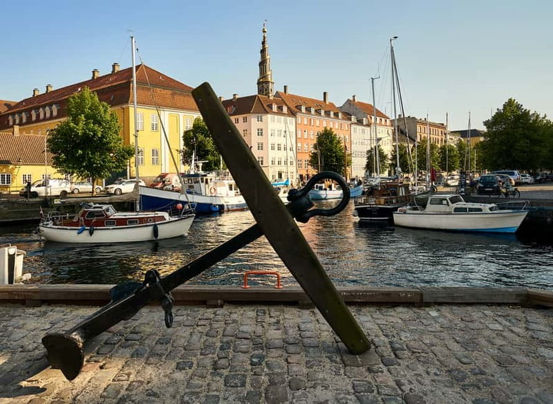 Copenhagen: Private 3-Hour Hidden Gems Photography Tour - Framing the canals of Christianshavn