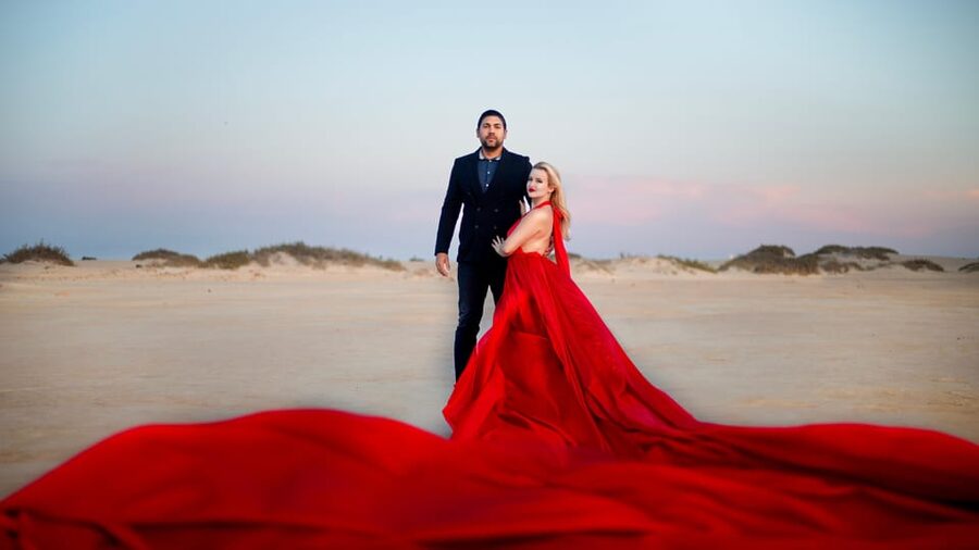 Corralejo: Private Flying Dress Photoshoot - Meeting Photographer Ira and Finding the Right Pose