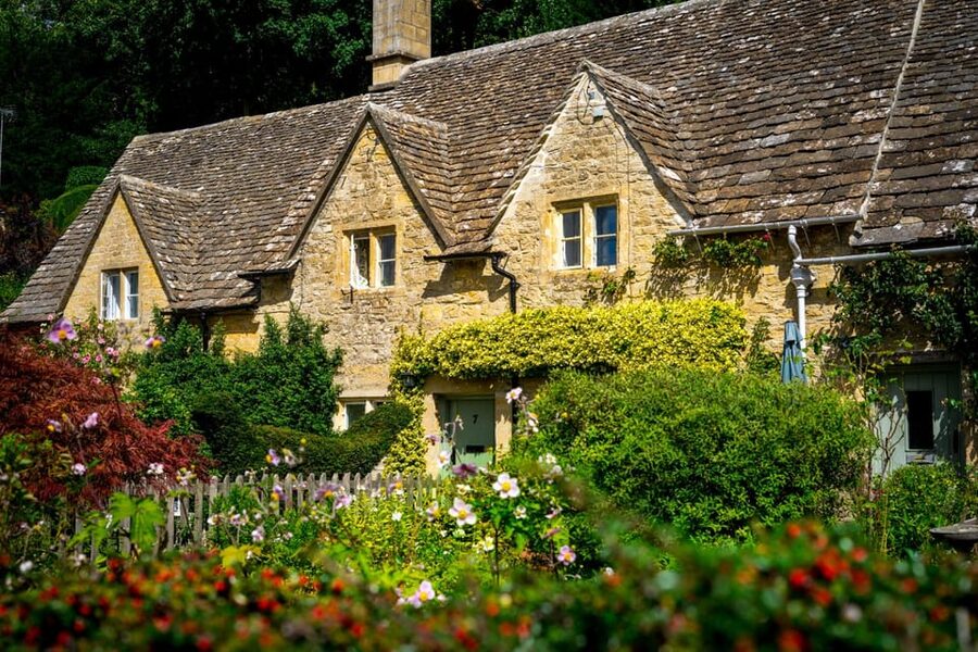 Cotswolds Village Private Car Tour and Photoshoot - Why this tour works well for a Cotswolds day