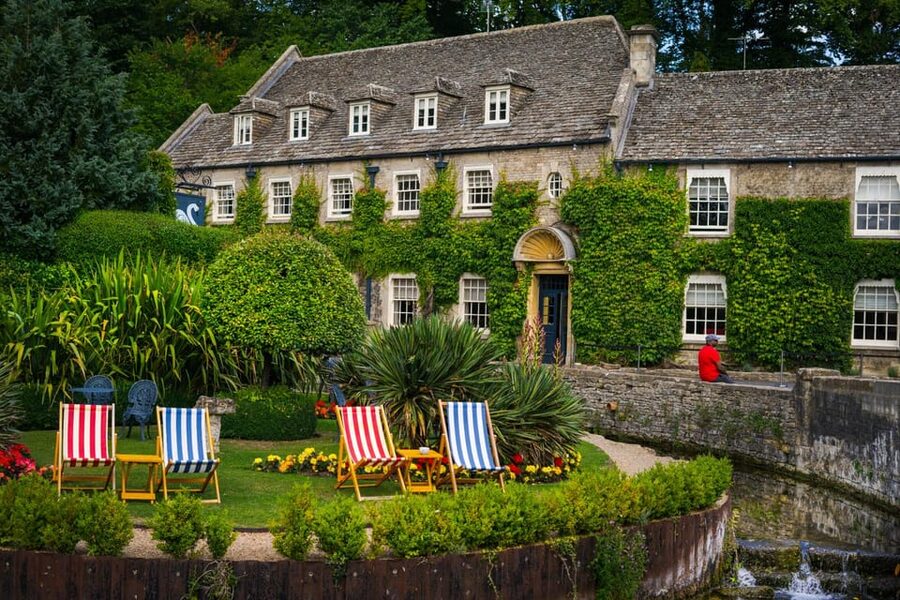 Cotswolds Village Private Car Tour and Photoshoot - Chipping Campden brings the classic village setting