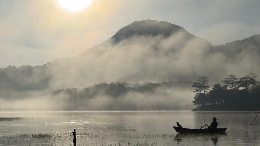 Da Lat: Sunrise Lake and Forest Photography Tour - Getting personal photos on the vintage boat