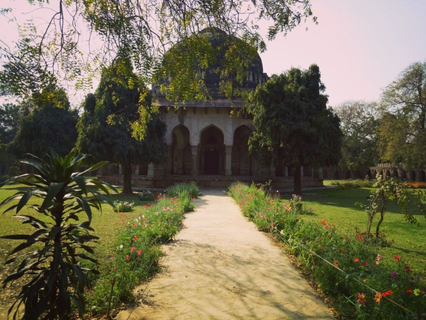 Delhi: Heritage Photography Tour - Lodhi Garden’s tombs, trees, and open paths