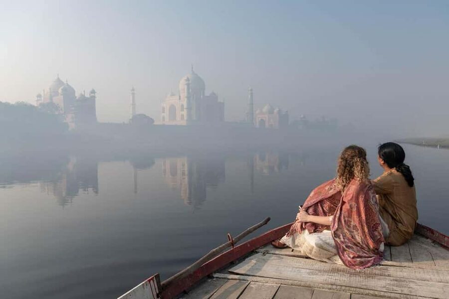 Delhi: Photography Taj Mahal Tour with Boat Ride & Transfers - The drive from Delhi to Agra