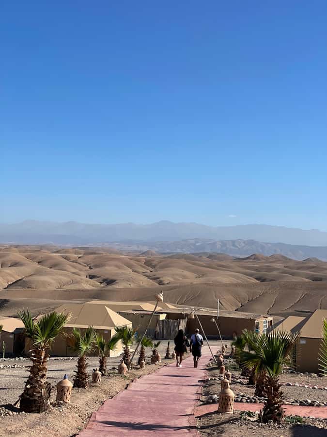 Dinner Show at Agafay desert & Traditional Outfit Photoshoot - Should you book the Agafay dinner show?
